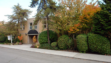 1818 Bigelow Ave N in Seattle, WA - Foto de edificio - Building Photo