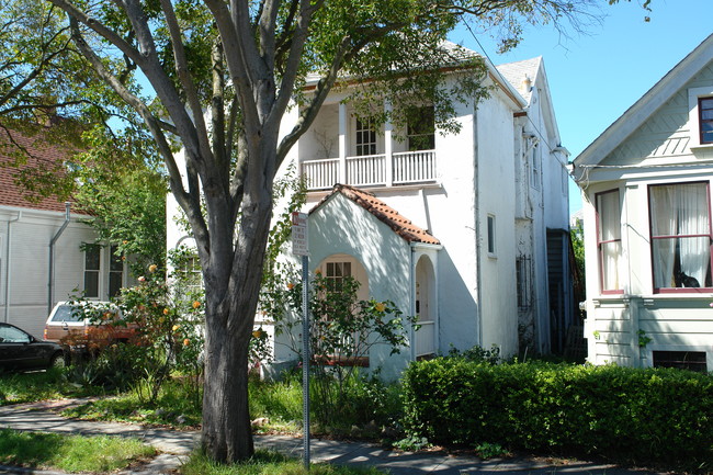 2926 Lorina St in Berkeley, CA - Building Photo - Building Photo