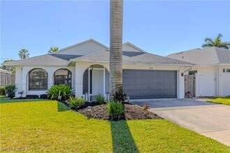 754 105th Ave N in Naples, FL - Building Photo - Building Photo