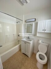60 Kenrick St, Unit P in Boston, MA - Building Photo - Building Photo
