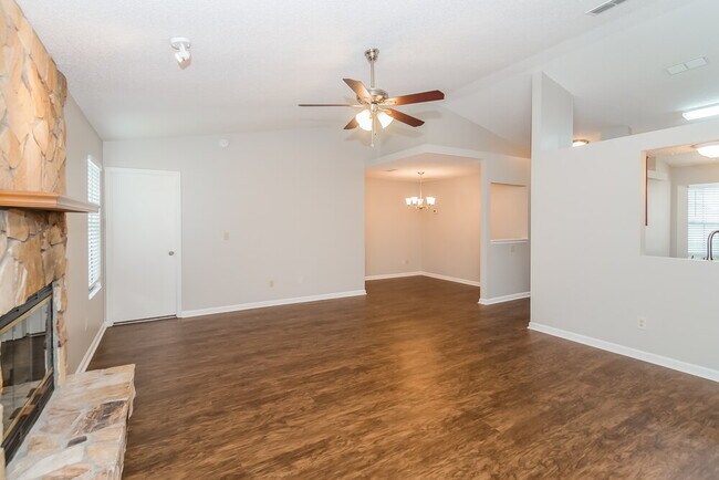 1977 Apopka Dr in Middleburg, FL - Building Photo - Building Photo