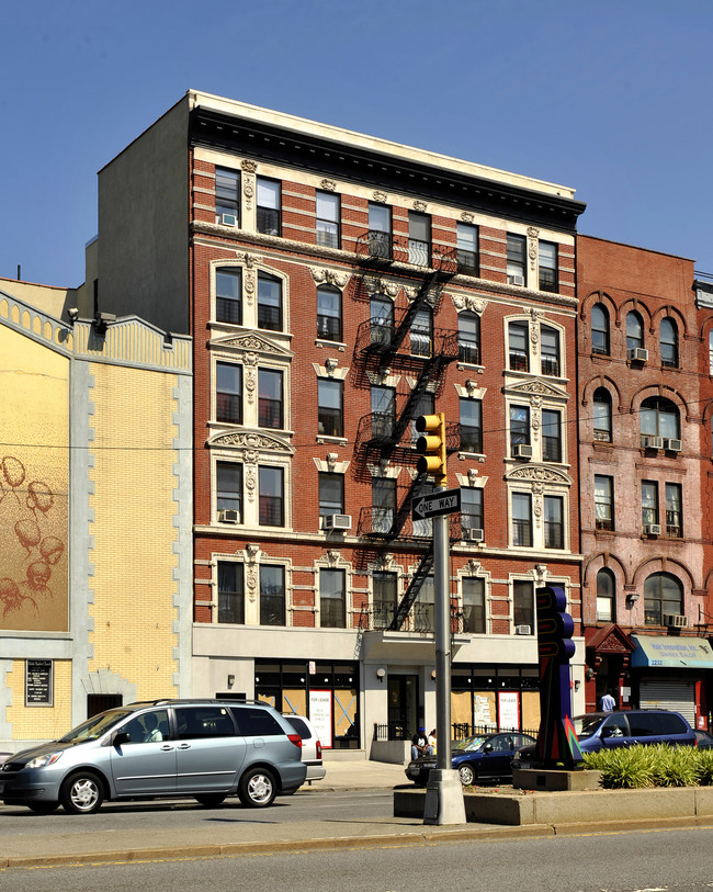 Bleecker Street Cluster