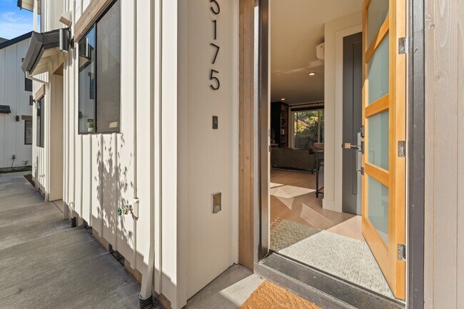 5175 SE 28th Ave in Portland, OR - Foto de edificio - Building Photo