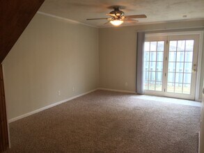 1905 Blackthorn Dr in Champaign, IL - Building Photo - Building Photo