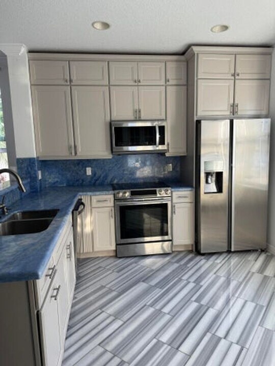 1241 Vía De Fossi in Boynton Beach, FL - Building Photo