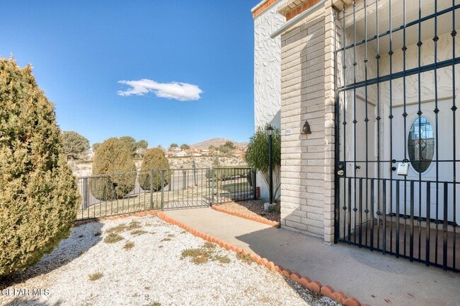 6201 Escondido Dr in El Paso, TX - Building Photo - Building Photo