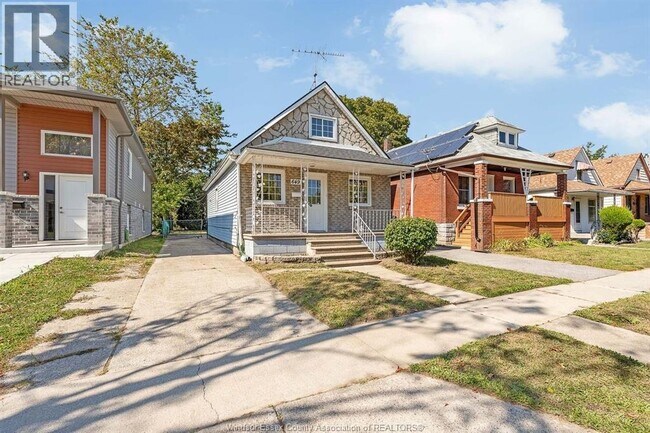 649 Bridge Ave in Windsor, ON - Building Photo - Building Photo