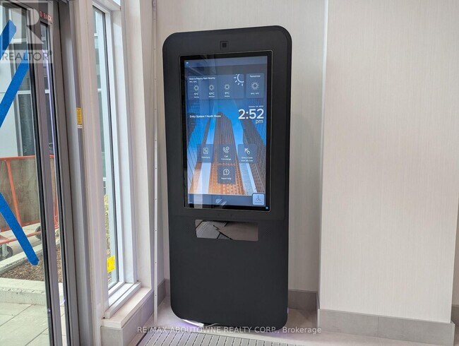 500 Plains Rd E in Burlington, ON - Building Photo - Building Photo