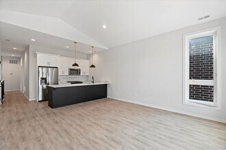 5201 S Wabash Ave in Chicago, IL - Building Photo - Building Photo