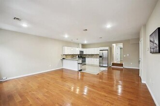 1160 Summit Ave in Jersey City, NJ - Building Photo - Building Photo