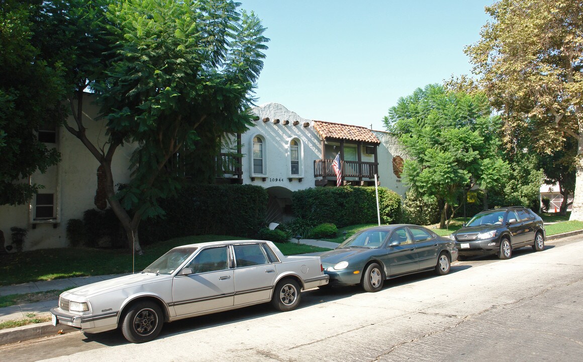 Bluffside Apartments in Studio City, CA - Foto de edificio