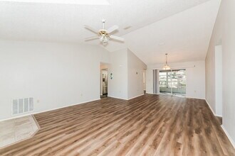 3302 56th Terrace E in Bradenton, FL - Building Photo - Building Photo