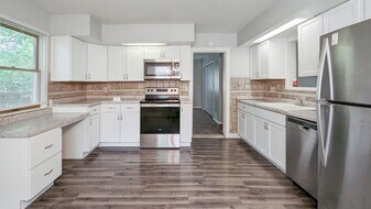 1408 N Lorraine Ave in Muncie, IN - Building Photo