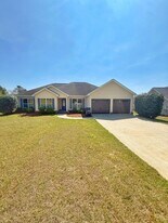 708 Sandstone Dr in Dothan, AL - Building Photo