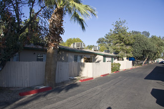 Turney Apartments in Phoenix, AZ - Building Photo - Building Photo