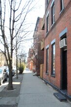 2059 N Clifton Ave, Unit #1 in Chicago, IL - Building Photo - Building Photo