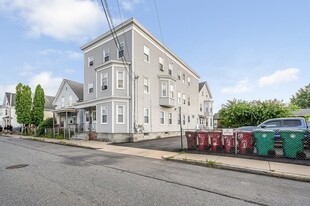 62 W 3rd St, Unit 1 in Lowell, MA - Building Photo