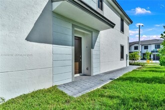 34520 SW 191st Ct in Florida City, FL - Building Photo - Building Photo