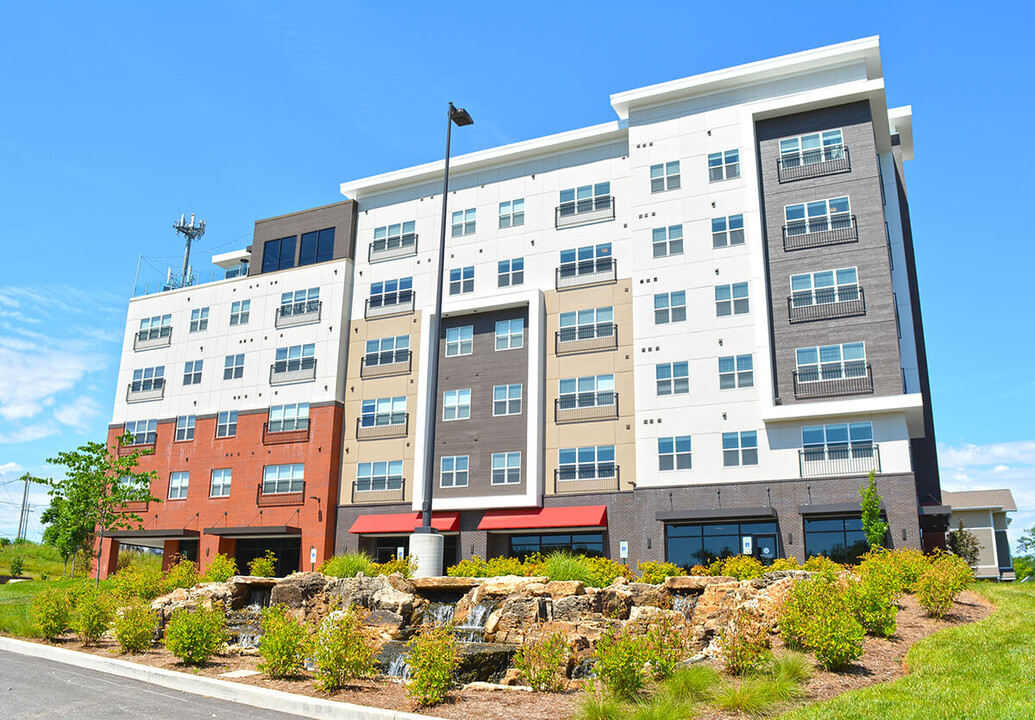 Whispering Heights in Edwardsville, IL - Foto de edificio