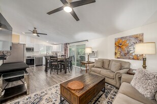 6679-6681 La Jolla Dr in Riverside, CA - Building Photo