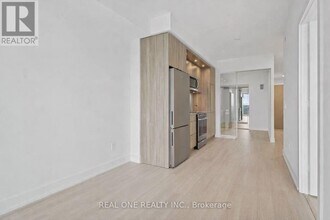 60 Central Park Roadway in Toronto, ON - Building Photo - Building Photo