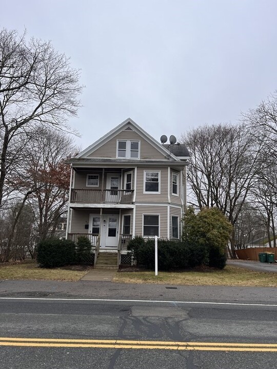 89 East St in Mansfield, MA - Building Photo