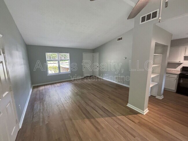 9241 Woodhill Ln in Jonesboro, GA - Building Photo - Building Photo