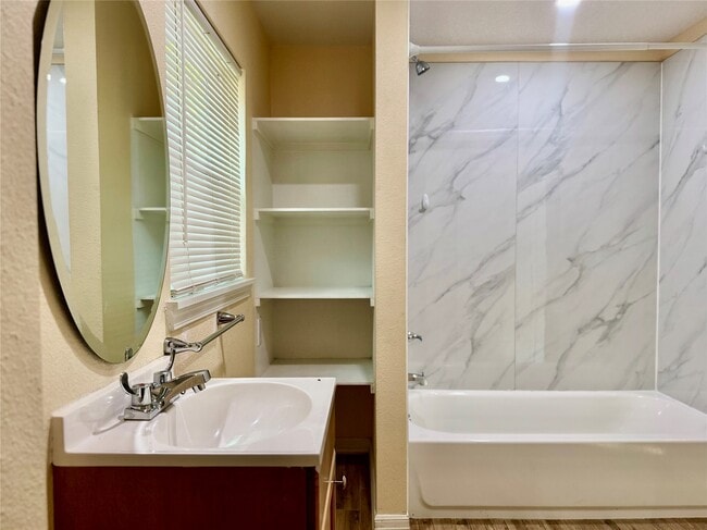 property at 711 Hahlo St