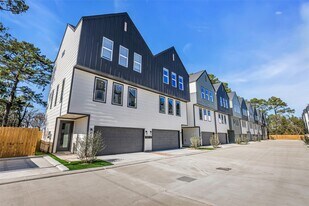 5303 Kindred Gdn Ln in Houston, TX - Building Photo