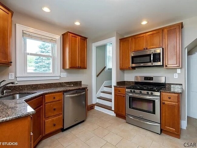 1022 Menoher Blvd in Johnstown, PA - Foto de edificio - Building Photo