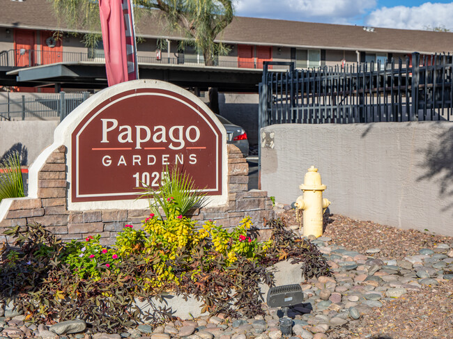 Papago Gardens Apartments in Phoenix, AZ - Building Photo - Building Photo