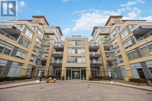 701 Sheppard Ave W in Toronto, ON - Building Photo