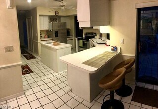 6645 Wakefield Dr in Ft. Myers, FL - Building Photo - Building Photo