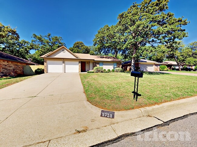 5708 Woodsetter Ct in Arlington, TX - Building Photo - Building Photo
