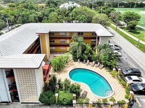 744 NE 14th Ave in Fort Lauderdale, FL - Building Photo - Building Photo