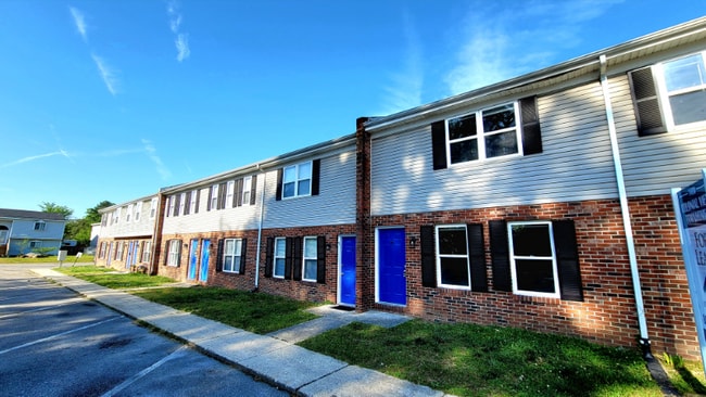 1400 Meridian Ave in Colonial Heights, VA - Building Photo - Building Photo