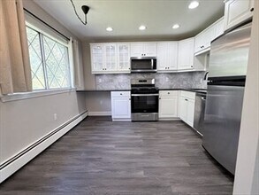 19 Fernview Ave in North Andover, MA - Building Photo - Building Photo