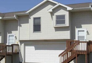 2229 9th St in Coralville, IA - Building Photo