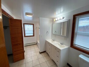 51 Aldie St, Unit 1 in Boston, MA - Foto de edificio - Building Photo