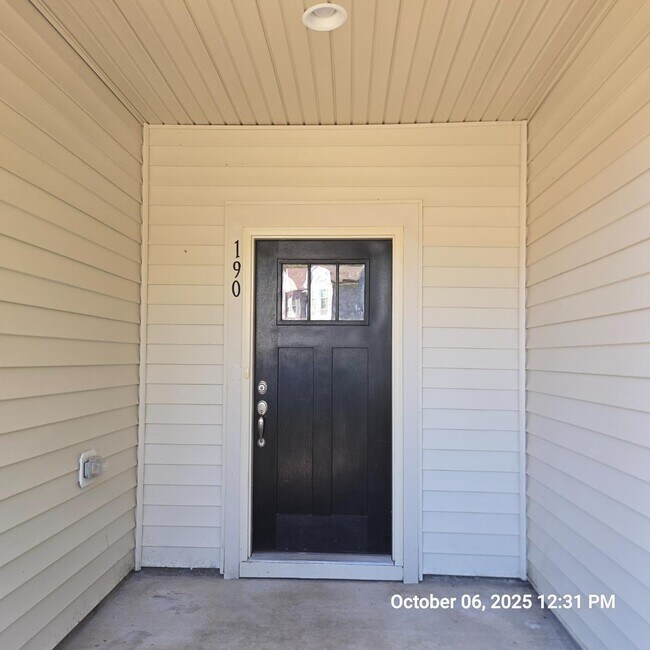 190 Thornhill Dr in Burlington, NC - Building Photo - Building Photo