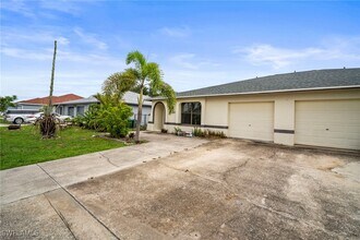 1413 SE 23rd Pl in Cape Coral, FL - Building Photo - Building Photo