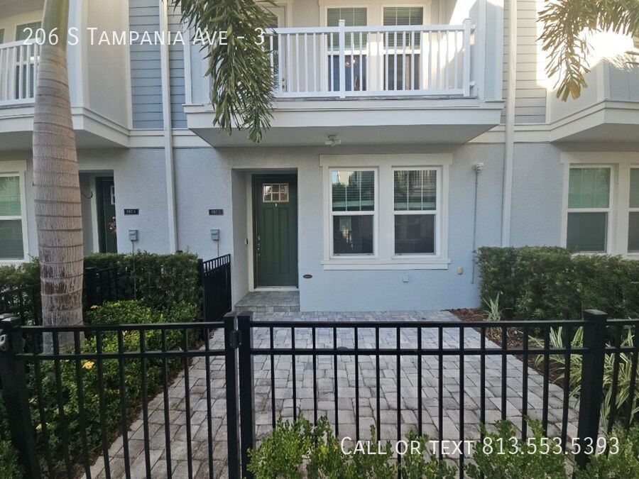206 S Tampania Ave in Tampa, FL - Building Photo
