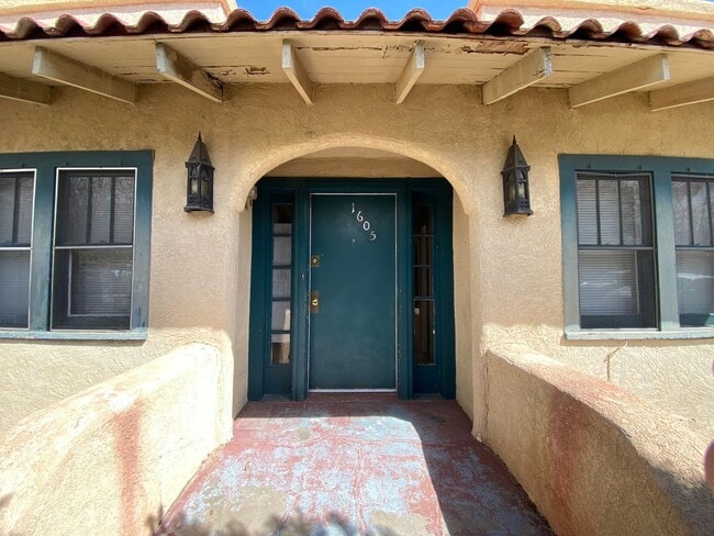 1605 Gold Ave SE in Albuquerque, NM - Building Photo - Building Photo
