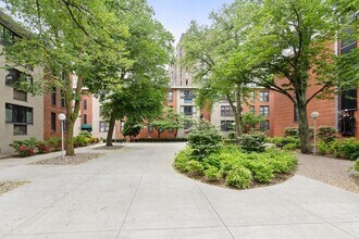 8 Juniper St in Brookline, MA - Building Photo - Building Photo