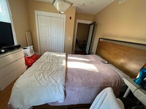 64 Pitman St in Providence, RI - Building Photo - Building Photo