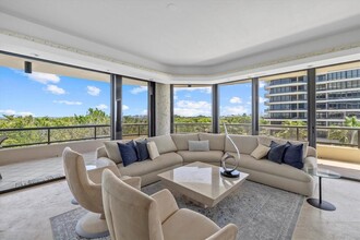 435 L Ambiance Dr in Longboat Key, FL - Building Photo - Building Photo