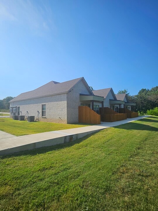 6925 Lakeridge Dr in Texarkana, TX - Building Photo