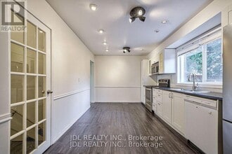1149 Tavistock Dr in Burlington, ON - Building Photo - Building Photo