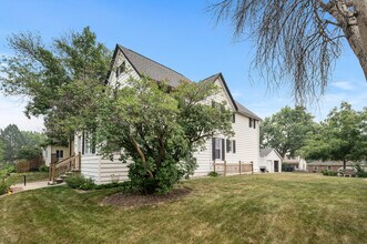 422 Lawson Ave W, Unit 2 in St. Paul, MN - Building Photo - Building Photo