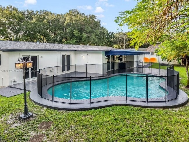 property at 740 Beachwood Ln